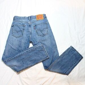29" waist, 30" length Men’s Levi Jeans